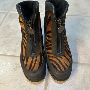 Sorel Tiger Pattern Snow Boots with Black Trim